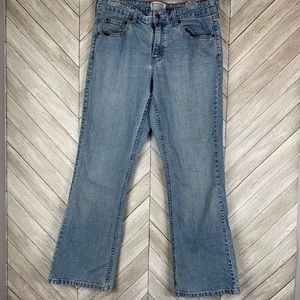 Levi’s stretch low rise bootcut 10 short jeans